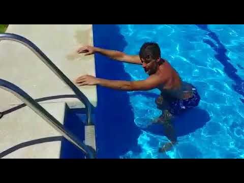 Terapia de Hidromasaje en Jacuzzi para Aliviar Dolores Crónicos