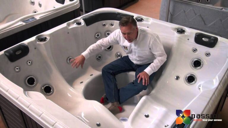Relájate por completo en un jacuzzi exterior